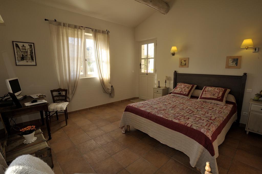 Bed and Breakfast Mas De Lure Salon-de-Provence Exterior foto